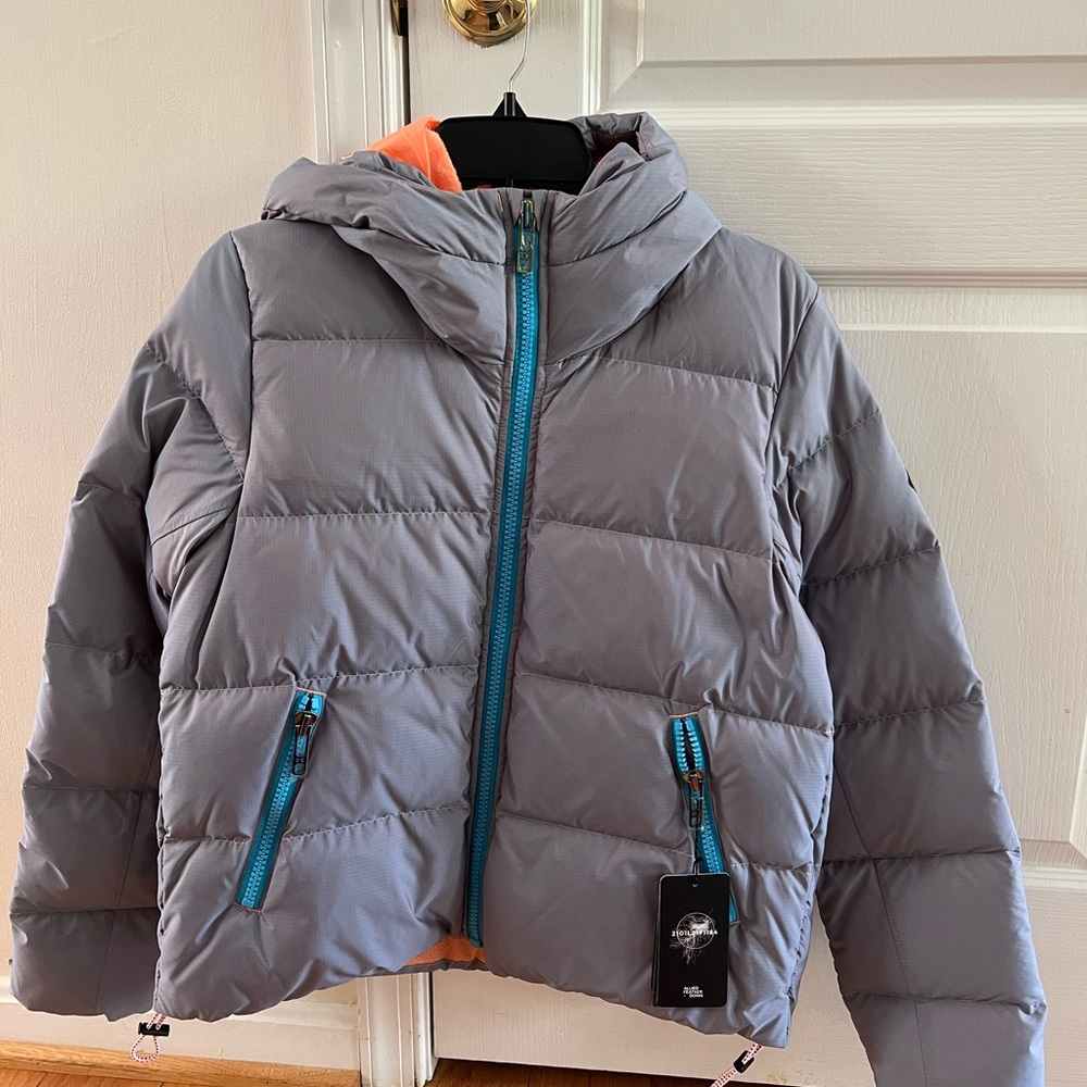 Women’s Puffer Jacket with Blue Accents